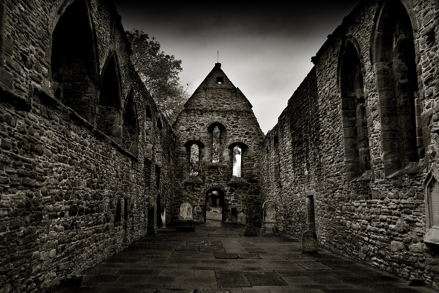 Priory interior, photography by Paul Campbell. Taken at Beauly Priory ruins, Beauly near Inverness. Scotland.
Drove past this many times and didnt realise that it was such an atmospheric place.. sony a100 km 17-35mm. post process cs2 duotoned. In Construction, Interior