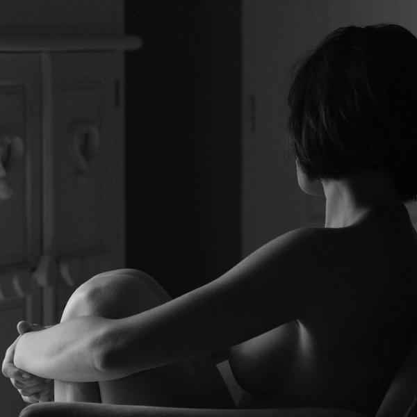 Margo'S Bedroom III, photography by Mcommemarie. http://www.mcommemarie.weonea.com/galerie/5202/2/. Nikon D80. In People, Nude, Female