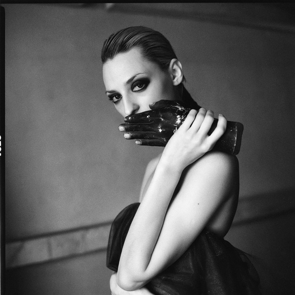 black hand, photography by Mihail Leschanka. Bronica SQ-Ai. In People, Portrait