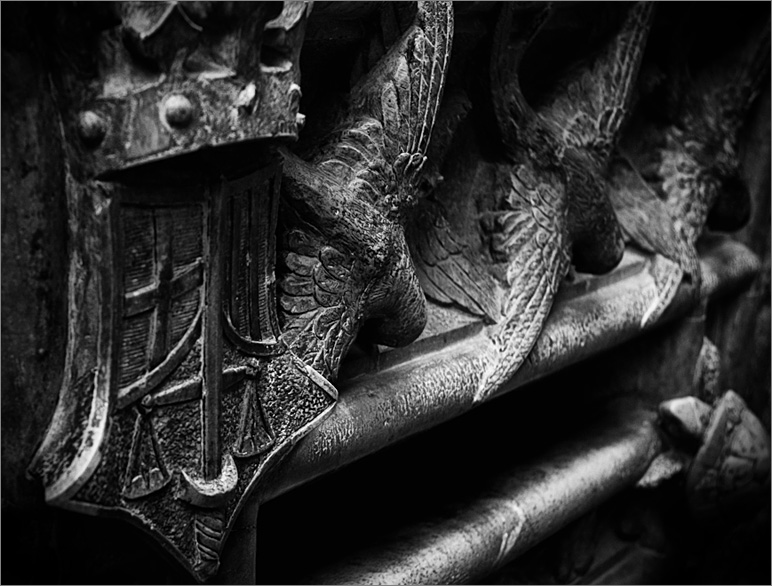 Canon EOS 30D Canon EF 16-35mm f/2.8 L USM. Adobe Ligthroom/CS4. In Construction, Element. Medieval boxmail, painting by Jaume Ventura. Image #176755