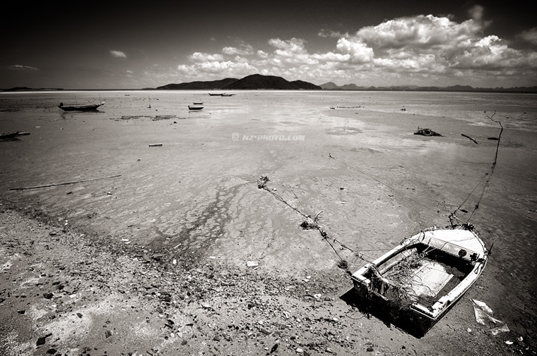 Maree basse, photography by Nicolas Zwarg. &copy; nz-photo.com
Please ask permission to use.. Nikon D50 | Tokina 12-24mm. Capture NX 1.3.5. In Nature, Scenery, Waterscape