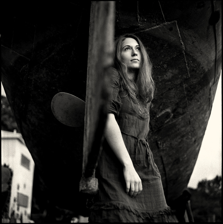 Untitled, photography by Michael D&ouml;rr. Rollei R3. Rollei 6008 AF. Analog. In People, Portrait, Female