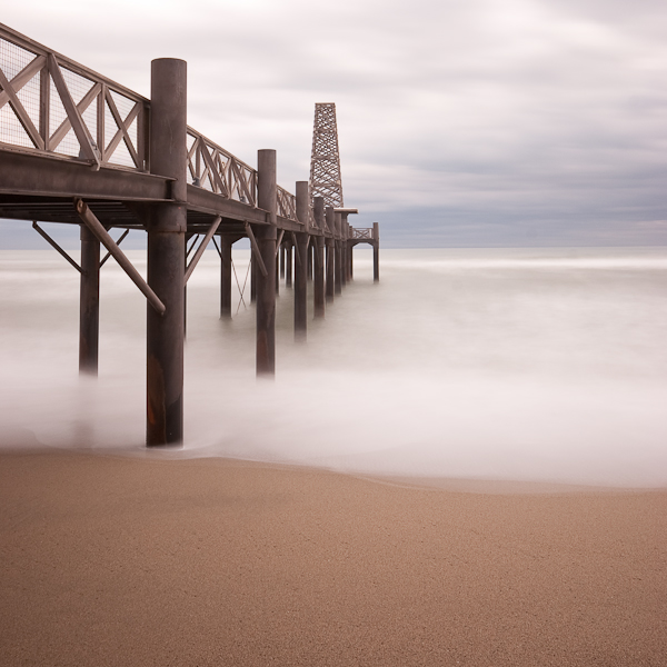 Ponton De Leucate, photography by Frederic Jouvet. 20D + 17-55. pose longue. In Construction, Edifice, Pier, pontoon