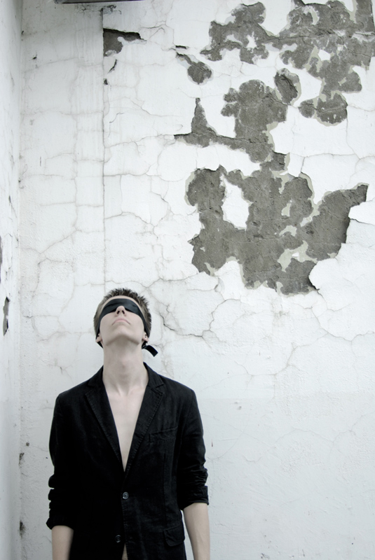 Day one, photography by Maria Nakhmanovich. mind games. Nikon D200 Nikkor 24-120mm