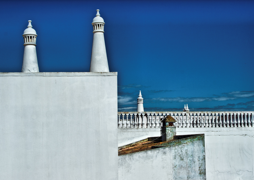 Canon 400D. Lagos Roofs, image by Alan Gilholm. Image #327708