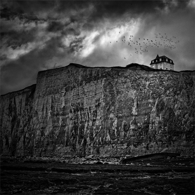 La Maison Sur La Falaise, photography by Philippe Debooser. Nikon D700