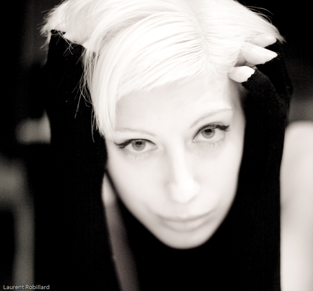 esa, photography by Laurent Robillard. canon 1d mark3 85 1.2. In People, Portrait