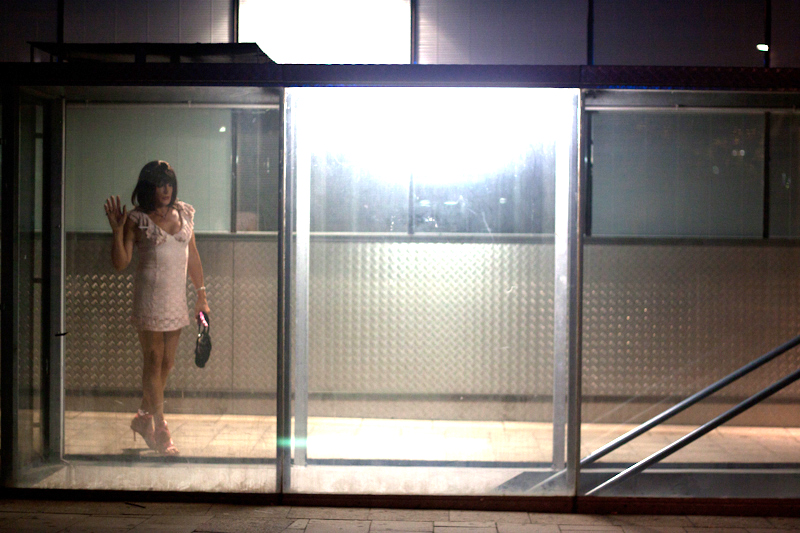 Espoir, photography by Tania Tgirl. De la s&eacute;rie nocturne de Xavier Malafosse  "Reviendra t'il ?". Canon EOS 50 D - Canon EF 16-35 mm f/2.8 L USM. Eclairage nocturne urbain. In People, Miscellaneous, Male
