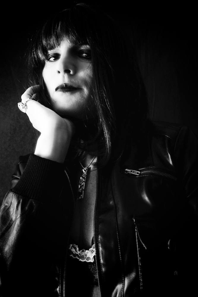 Ubiquit&eacute;, photography by Tania Tgirl. Contraires et partout &agrave; la fois de Christophe Llorca
. In People, Self-portrait
