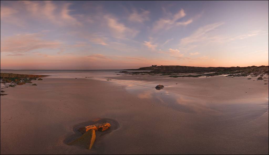 Pink Sunset Above A Yellow Stone, photography by Jean Heydon. Panoramique par assemblage et poses lentes.. In Nature, Scenery, Waterspace