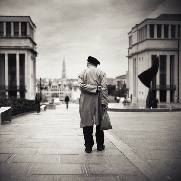 Kiev 88, Kodak T400 CN. In People, Everyday, City life. It's Good To Have, photography by Mindaugas Gabrenas. Image #397899