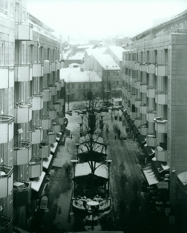 Sinar p 8x10 perscheid 480/4.5. In Construction, Street. Winter, photography by Stephane Polteau. Image #244898
