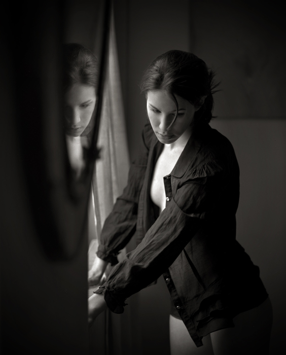 Untitled, photography by Jan Scholz. elsa @ bruxelles. Linhof technika. available light. In People, Nude, Female