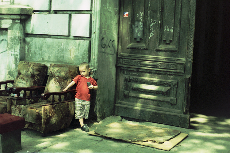 *, photography by Danuta Turkiewicz. int&eacute;rieur - ext&eacute;rieur... :). Dynax 5, Minolta 50/1,4. provia 100, cross. In People, Infant, children