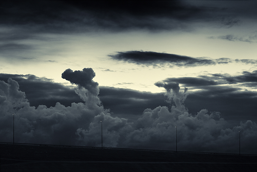 Waiting For The Moon, photography by Marinus Wieten. Nikon D3X with 100 mm Carl Zeiss 2.0