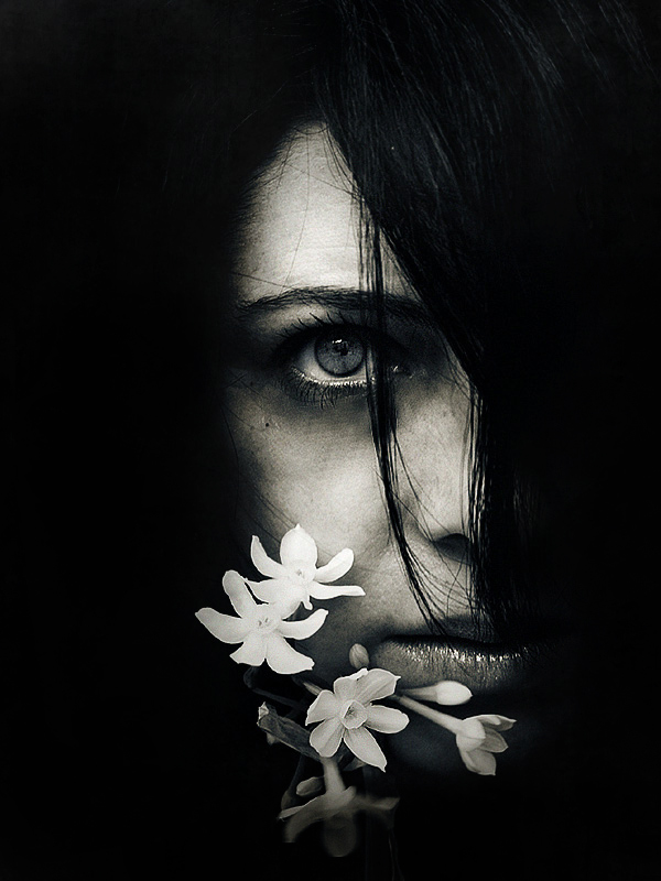 She's Lost Control, photography by Loredana Guinicelli. Confusion in her eyes that says it all.
She's lost control.


again and again and again.


. In People, Portrait