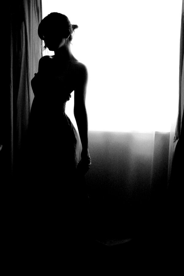 playing with lightning and shadows.. Canon EOS 350 D Digital. In People. 21 seconds, photography by Ramona Fischer. Image #126849