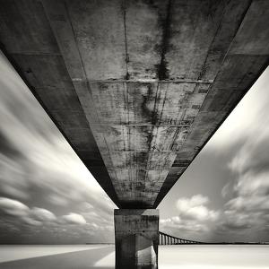 Under R&eacute; by Lionel Orriols