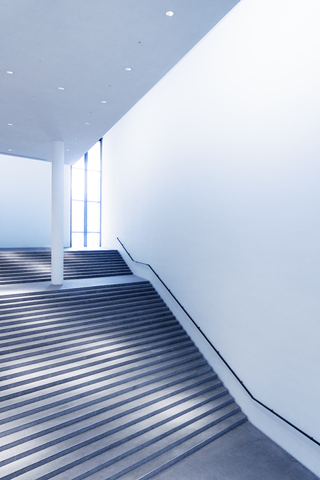 http://en.wikipedia.org/wiki/Pinakothek_der_Moderne. Sony NEX-5, 18-55@18 mm. In Construction, Interior. Stairs With Column And Window, photography by Ralph Graef. Image #378349
