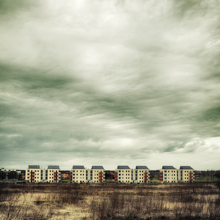 Bornstedter Feld, Potsdam.. Canon 5DII, 24-105@32 mm. Cross filter. In Construction, Town-planning. Modern Housing, photography by Ralph Graef. Image #396393