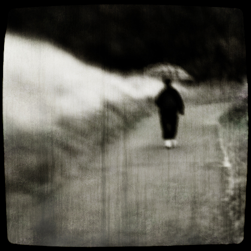 une promenade avec parapluie, photography by Rumen Petkov. Canon 50D , LensBaby. PS. In People, Miscellaneous