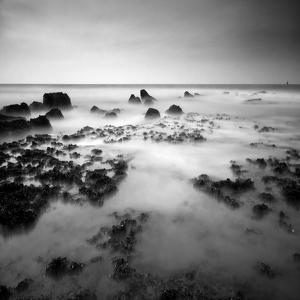 En Attente De La Vague by Rumen Petkov