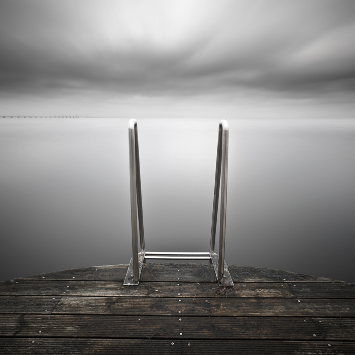 White Calm, photography by Fabrice Silly. Sur les pas de Denis et de Maria :). 5D MII + 17-40mm. long exposure. In Construction, Edifice, Pier, pontoon