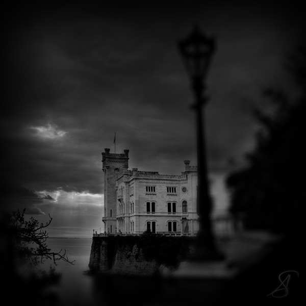 Miramare Castle, photography by Aleksandar Sosic. In Construction