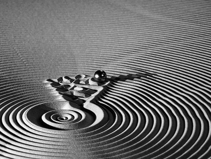 Traveller, photography by Sergej Lopatin. Canon EOS 50D + EF 4L/24-105 IS. In Object, Still life