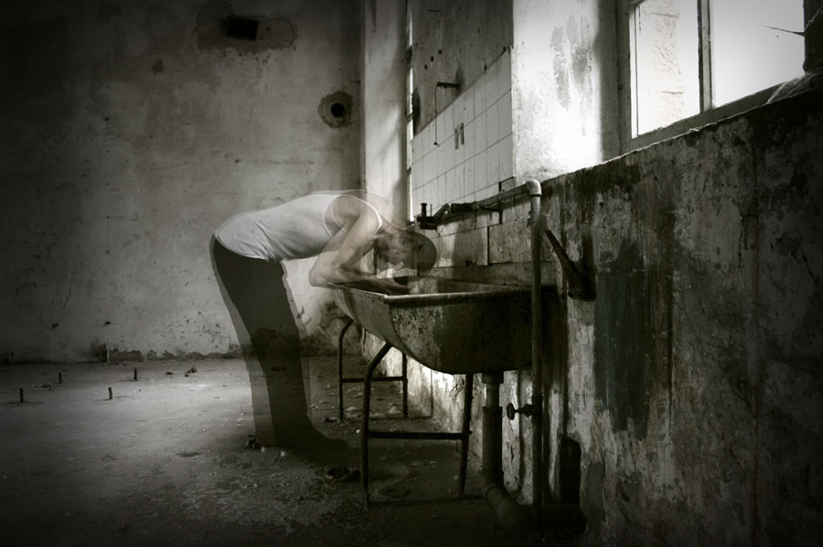 Morning Wash, photography by Sandro Sardoz. autoshot. PENTAX K20 D, tripod. In People, Self-portrait, Male
