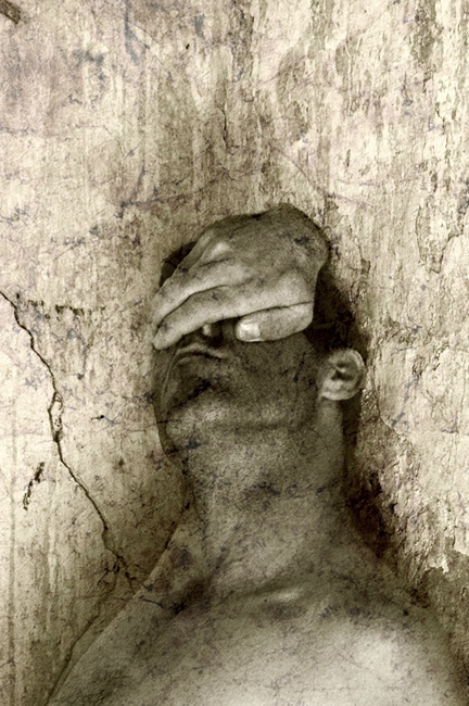 Darkness, photography by Sandro Sardoz. autoshot,texture. PENTAX K20 D, tripod. In People, Self-portrait, Male