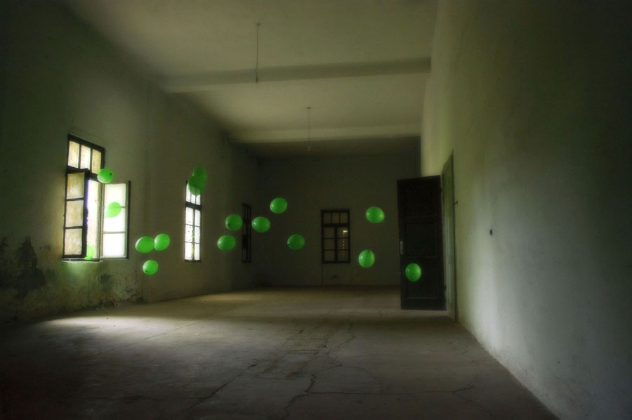 PENTAX K20 D, tripod. In Construction, Interior. Passage, photography by Sandro Sardoz. Image #388679