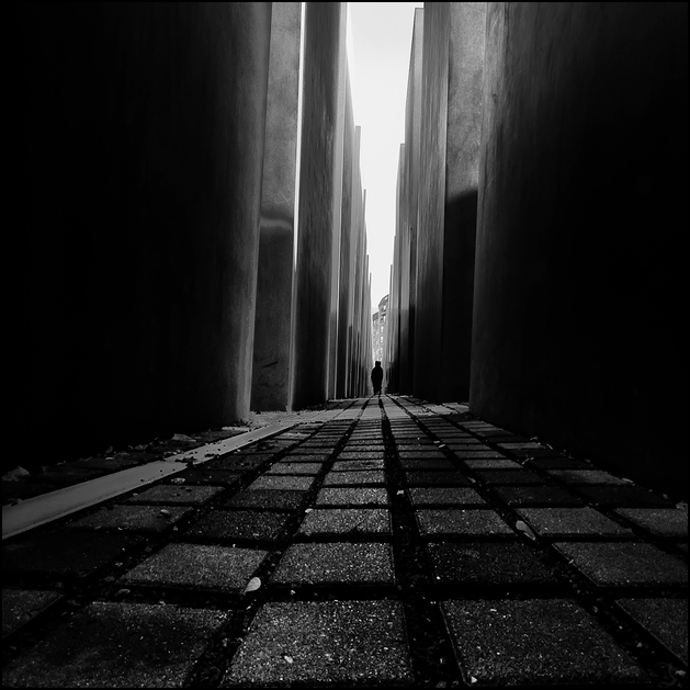 stelenland, photography by Chris Ruiz. Holocaust Memorial in Berlin.. Nikon D300. PS. In Construction, Edifice