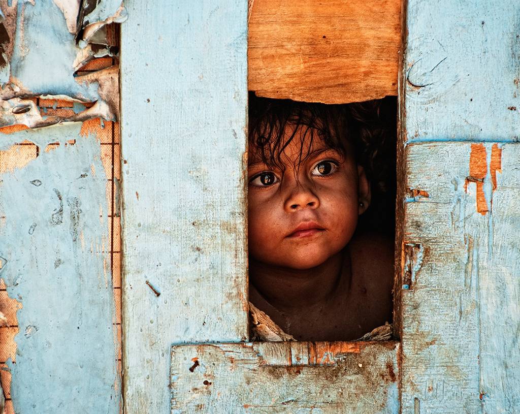 A shot taken in the old quarter of Malindi.. Pentax K20 + Pentax zoom 50/135. Numerique. Dans Gens, Enfance, Fille. True Malindi, photographie de Alessandro Rovelli. Image #246091