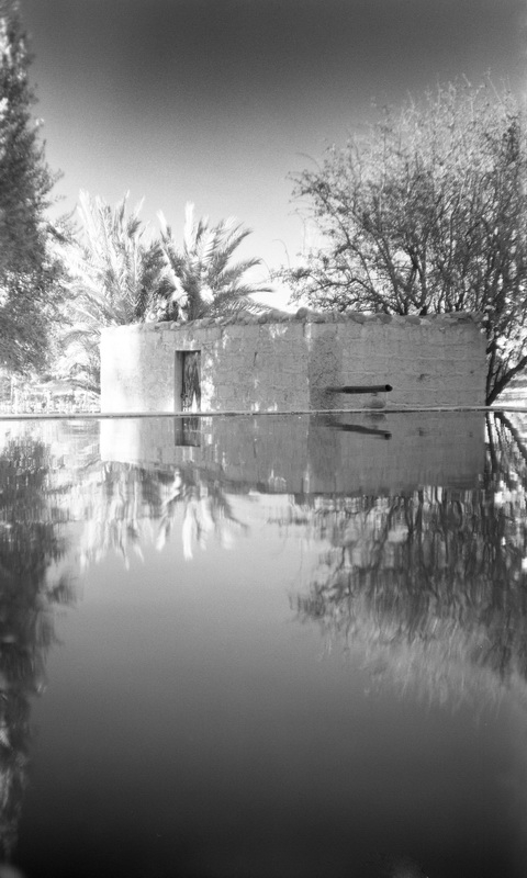 Maroc Reflet, photography by Emmanuel Moal. Chambre Homemade. Argentique film 120. In Nature, Scenery
