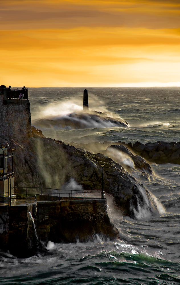 Les Dames De La C&ocirc;te, photography by Philippe Gentet. Jour de temp&ecirc;te &agrave; Marseille, image d&eacute;laiss&eacute;e un temps puis reprise sur lightroom tr&egrave;s r&eacute;cemment.. Nikon D300. In Nature, Scenery, Waterspace