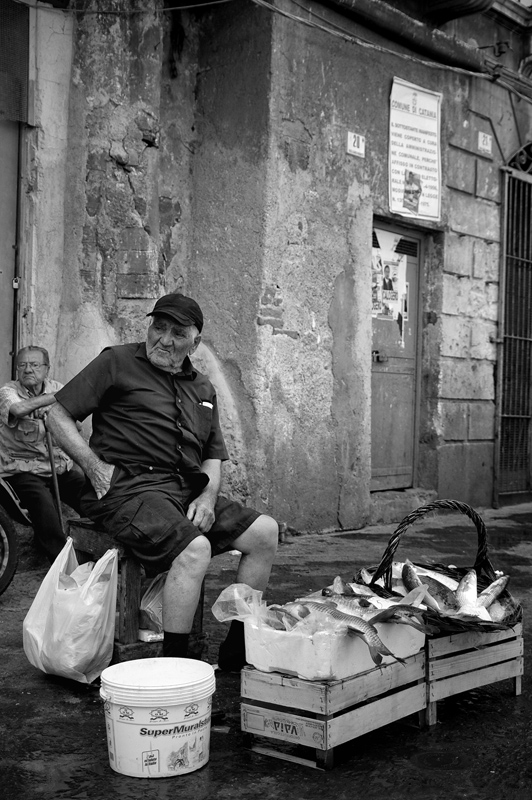 Old fisherman, photography by Piotr P?dziszewski. In People, Everyday, City life