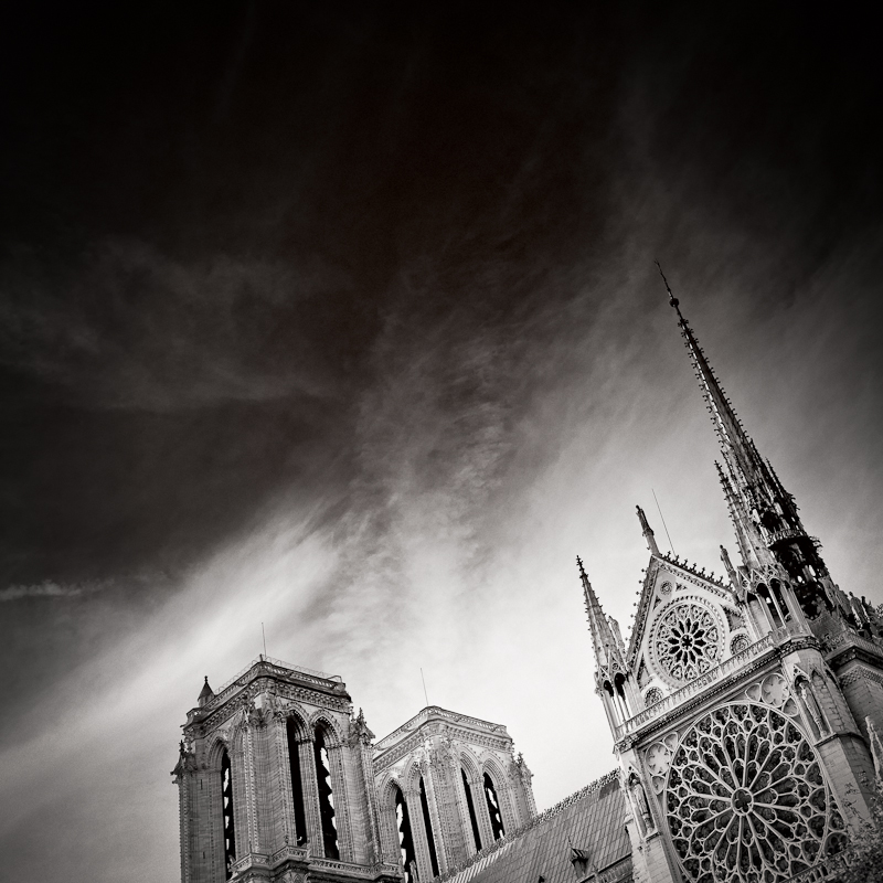 Notre Dame #1, photography by Olivier Borson. num&eacute;rique. In Construction, Edifice, Monument