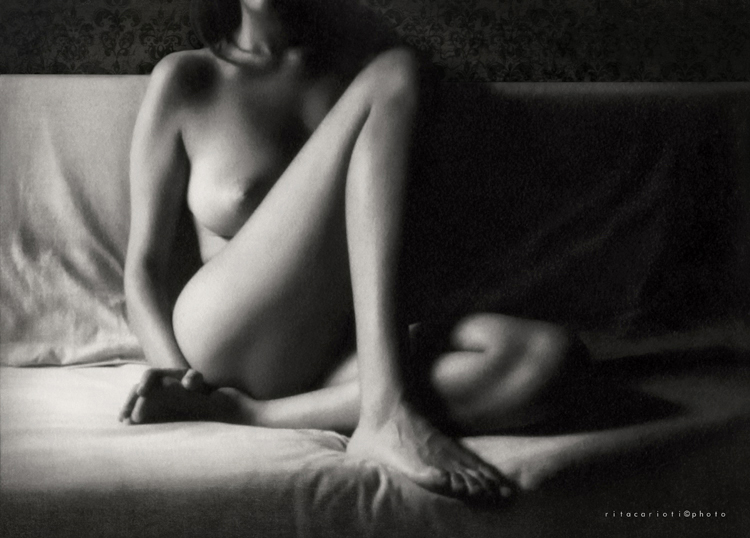 Nikon. Digital. Selfcontact, photography by Rita Carioti. Image #386061