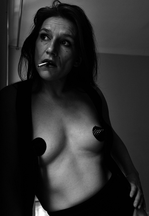 L'attente, photography by Marco Truchi. nikon d 700. noir et blanc. In People, Portrait, Female