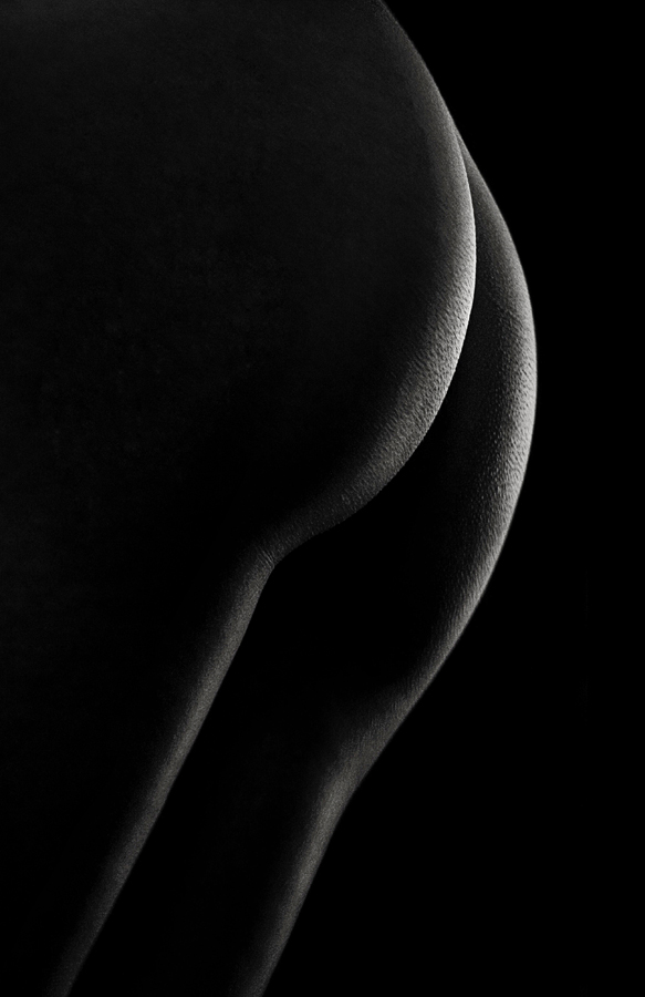 Hill 1, photography by Zoran Mojsin. Canon 30D. Studio. In People, Nude, Female