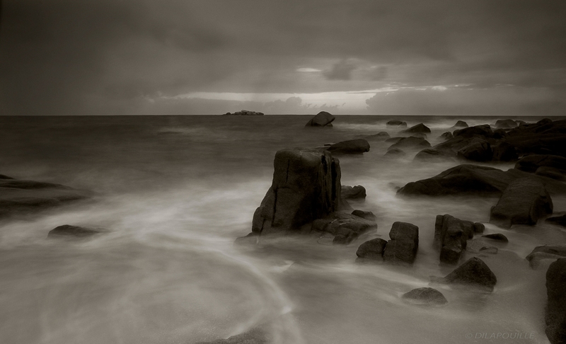 Dessert De Granit Sur Son Velout&eacute; D'&Eacute;cume 2, photography by Didier Pouillot. cote de granit rose &agrave; Tr&eacute;gastel en Bretagne. D300. pose longue. In Nature, Scenery, Waterspace