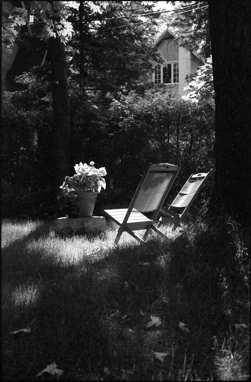Sans Titre 02, photography by Michel Elie. m6TTL. argentique. In Construction, Place, Garden, park