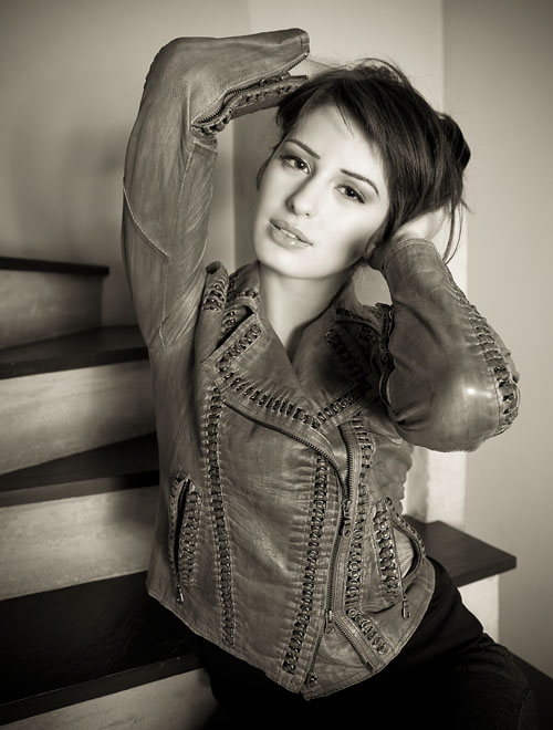Patricia, Artwork by Philippe Carpentier. Canon 1DS markIII / 24-105 F4 is L ; 1/125 f:4 iso 50 - beauty dish - Hensel Porty premium 1200. In People, Portrait, Female