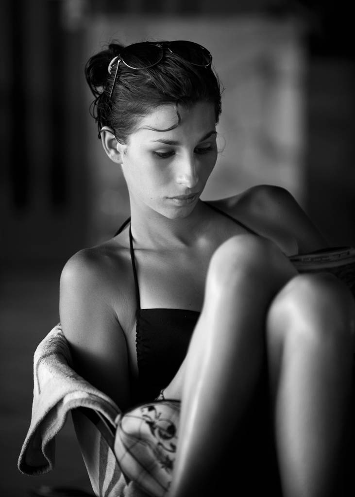 Simplicit&eacute;, photography by Isabelle Gambotti. Portrait spontann&eacute;. Nikon D3s 70_200. Num&eacute;rique PCs5. In People, Self-portrait, Female