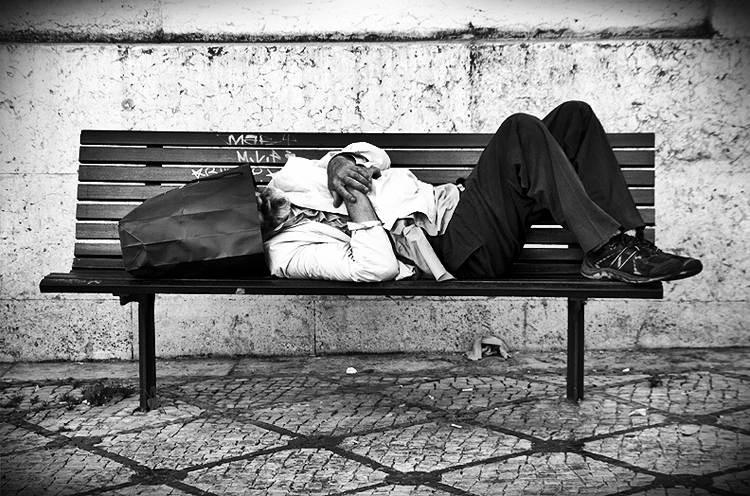 In People, Everyday, City life. The Hidden Poverty, photography by Fernando Alves. Image #333706