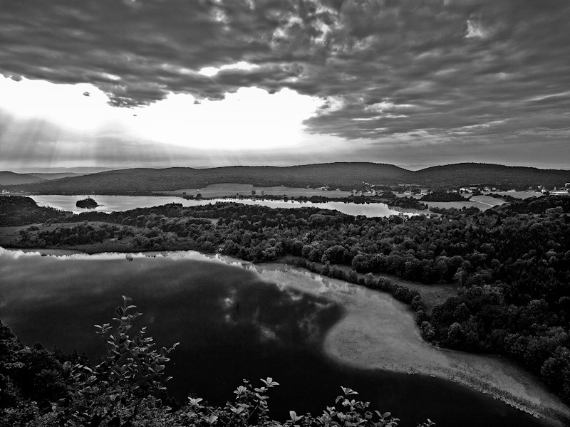 Olympus E3 + 2.8 - 11/22 mm. In Nature, Scenery, Countryside. Le Lac Du Grand Maklu Et Le Lac D'ilay, photography by Rémi Bridot. Image #385234