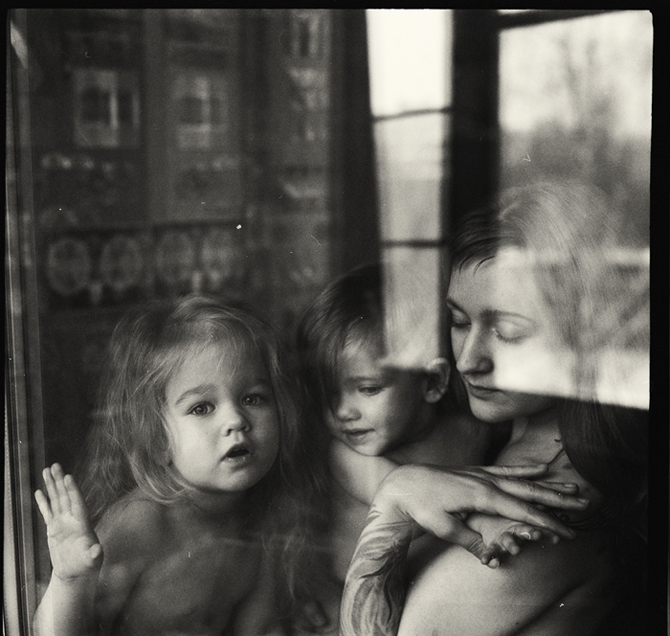 In People, Everyday, Family. Untitled, photography by Ilina Vicktoria. Image #380447
