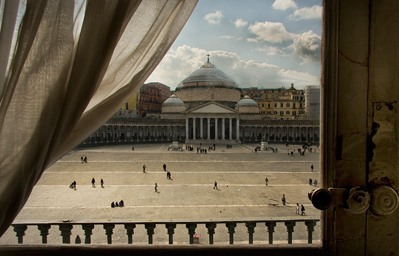 Una Finestra Su Napoli, photography by Facchini Angelo. canon Eos 40D. In Construction, Place