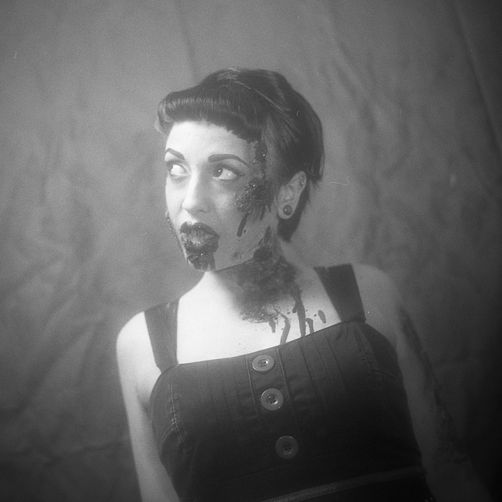 Yashica Mat124G Flash Philips P32GTC Kodak TMAX400 Rodinal 1+50 11min. In People, Portrait, Female. Untitled, photography by Fabrizio Tedde. Image #387338